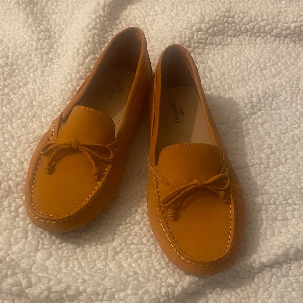 Clarks Women's Moccasins in Tan